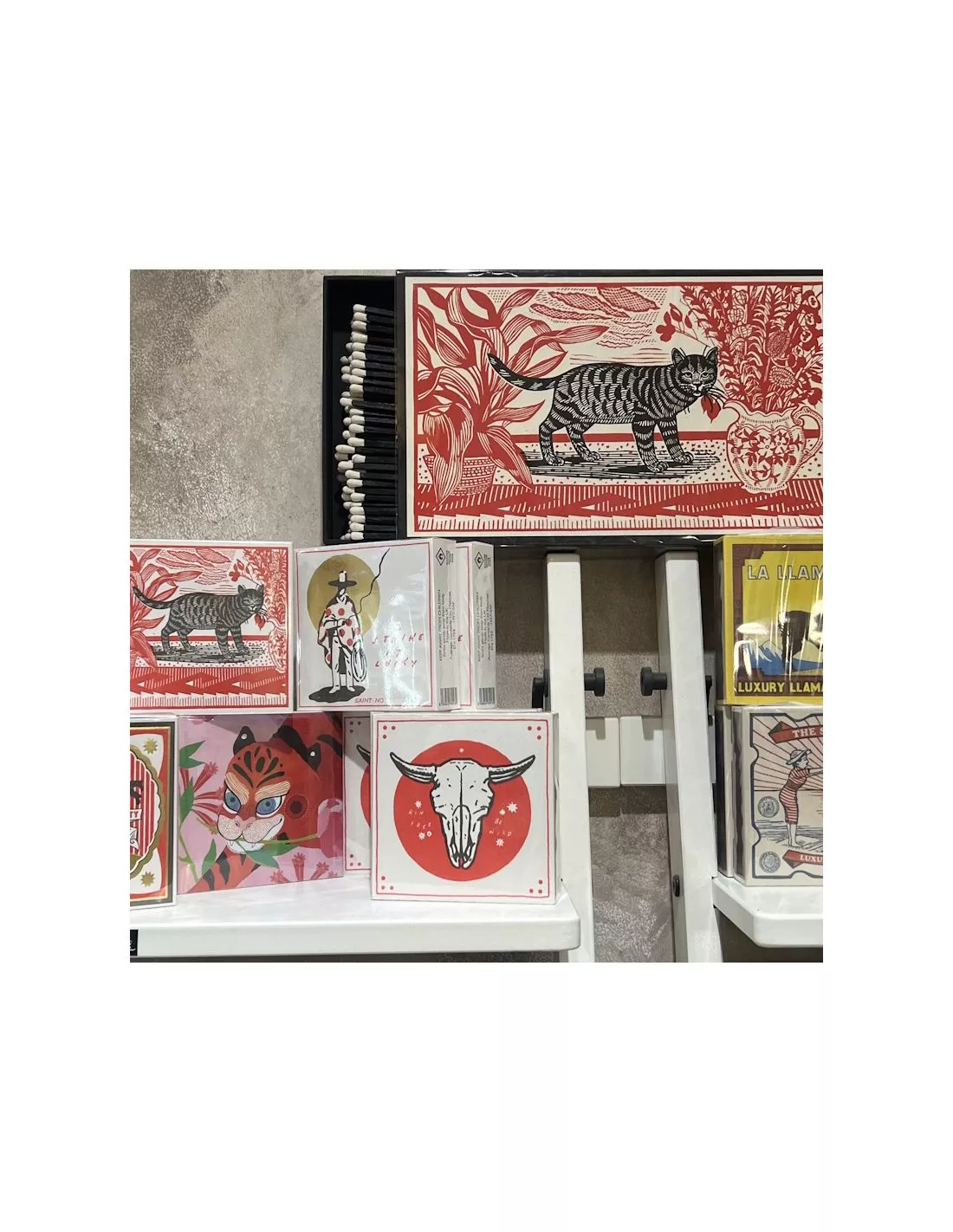 The Archivist Boîte d'Allumettes Géantes LOVE – Design Vintage et Têtes Blanches (150 unités) 2 The Archivist Boîte d'Allumettes Géantes LOVE – Design Vintage et Têtes Blanches (150 unités) – Image 2