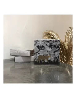 The Archivist Allumettes de Luxe Guépard Doré – Boîte Carrée Design Jungle 6 The Archivist Allumettes de Luxe Guépard Doré – Boîte Carrée Design Jungle -Jolie Bougies Soldes allumettes guepard the archivist 2