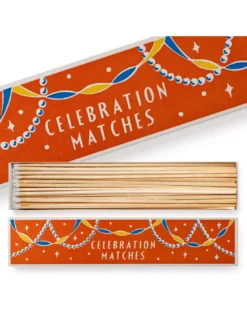 The Archivist "Celebration" par Ariana Martin – Boîte d'Allumettes Longues avec Têtes Blanches