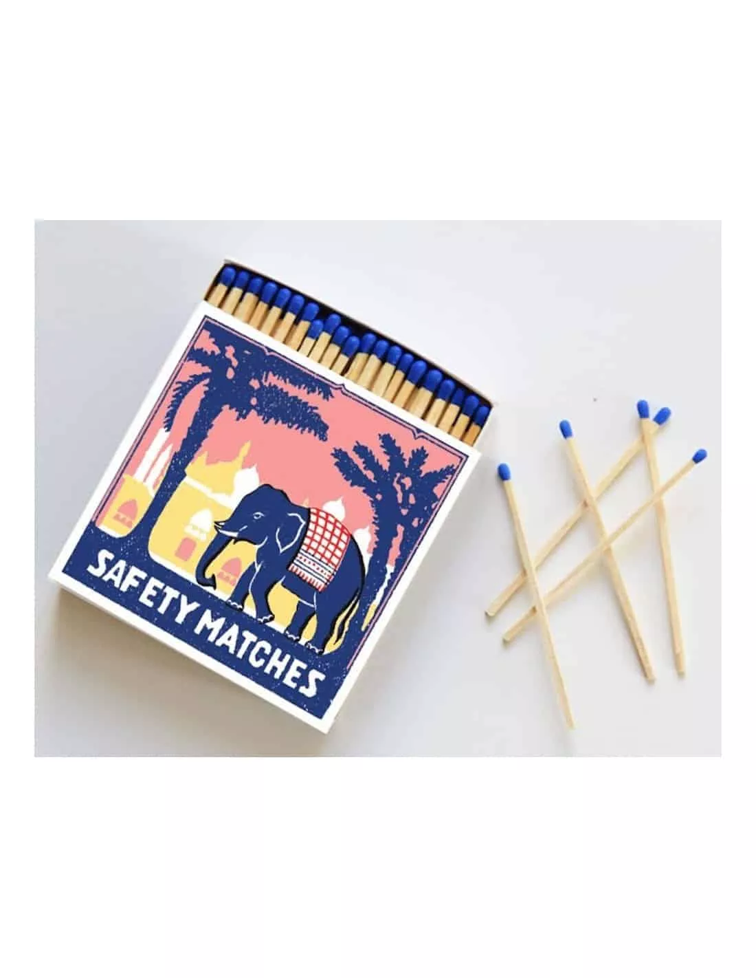 The Archivist Allumettes Pink Elephant – Boîte de 125 Grandes Allumettes à Têtes Bleues (Format 11x11cm) 2 The Archivist Allumettes Pink Elephant – Boîte de 125 Grandes Allumettes à Têtes Bleues (Format 11x11cm) – Image 2