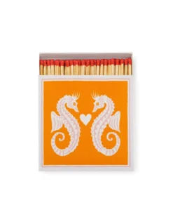 The Archivist Seahorse – Allumettes de Luxe Carrées Motif Hippocampe (125 unités)