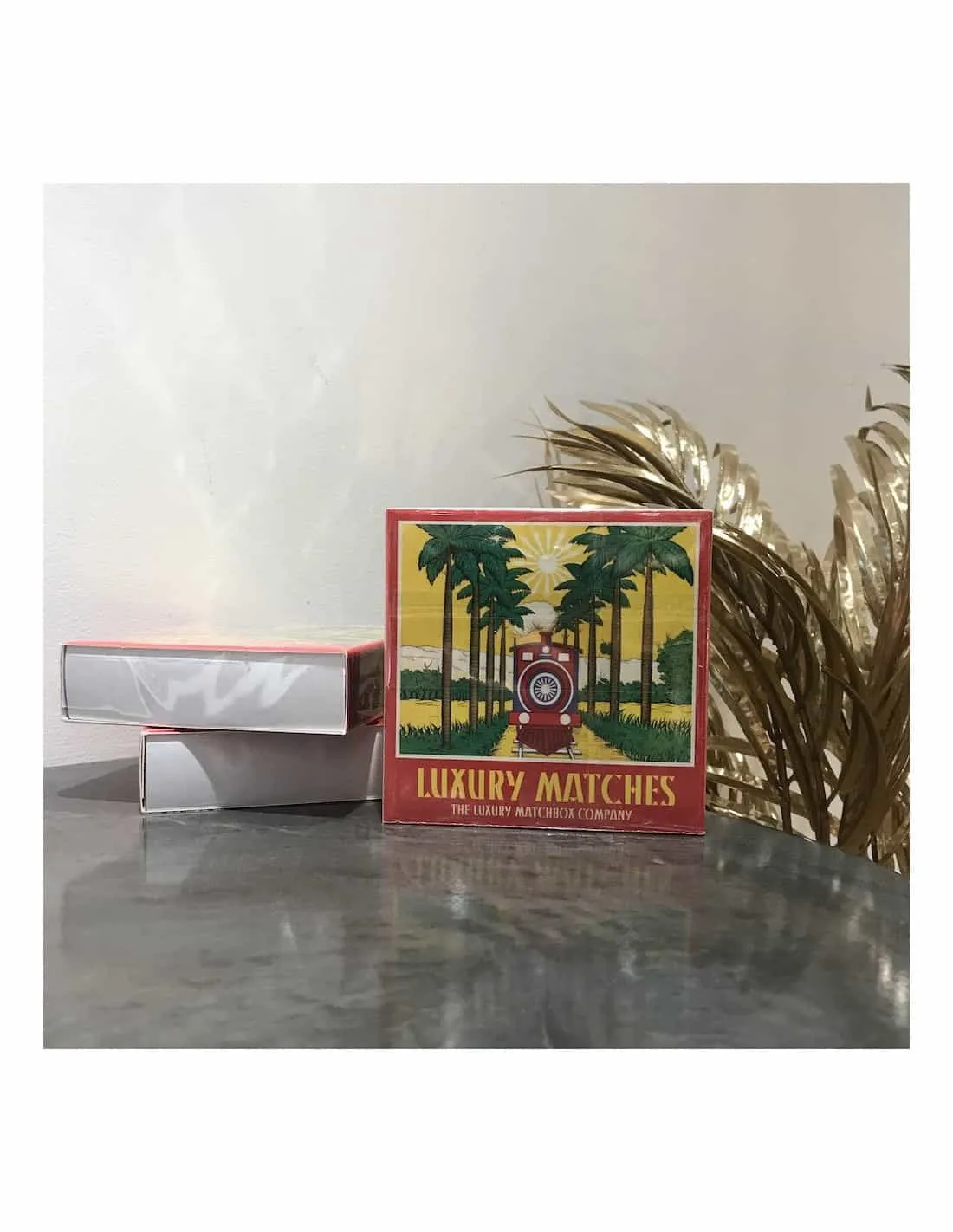 Boîte de Grandes Allumettes Carrée Train & Palmiers – The Archivist Vintage Art 2 Boîte de Grandes Allumettes Carrée Train & Palmiers – The Archivist Vintage Art – Image 2