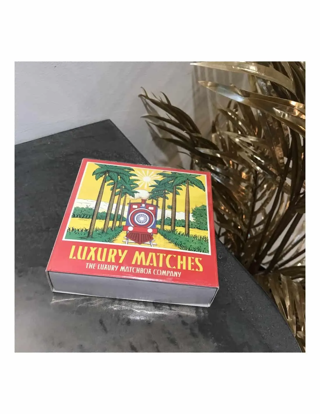 Boîte de Grandes Allumettes Carrée Train & Palmiers – The Archivist Vintage Art 4 Boîte de Grandes Allumettes Carrée Train & Palmiers – The Archivist Vintage Art – Image 4