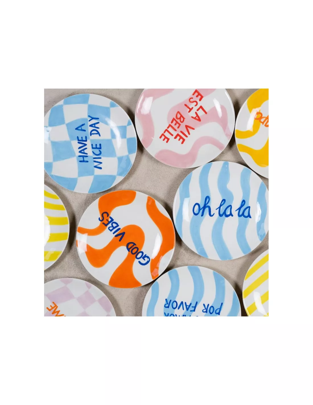 Que Rico Assiette à Dessert Cœur Je T'aime – Céramique Rouge et Rose Peinte à la Main 2 Que Rico Assiette à Dessert Cœur Je T'aime – Céramique Rouge et Rose Peinte à la Main – Image 2