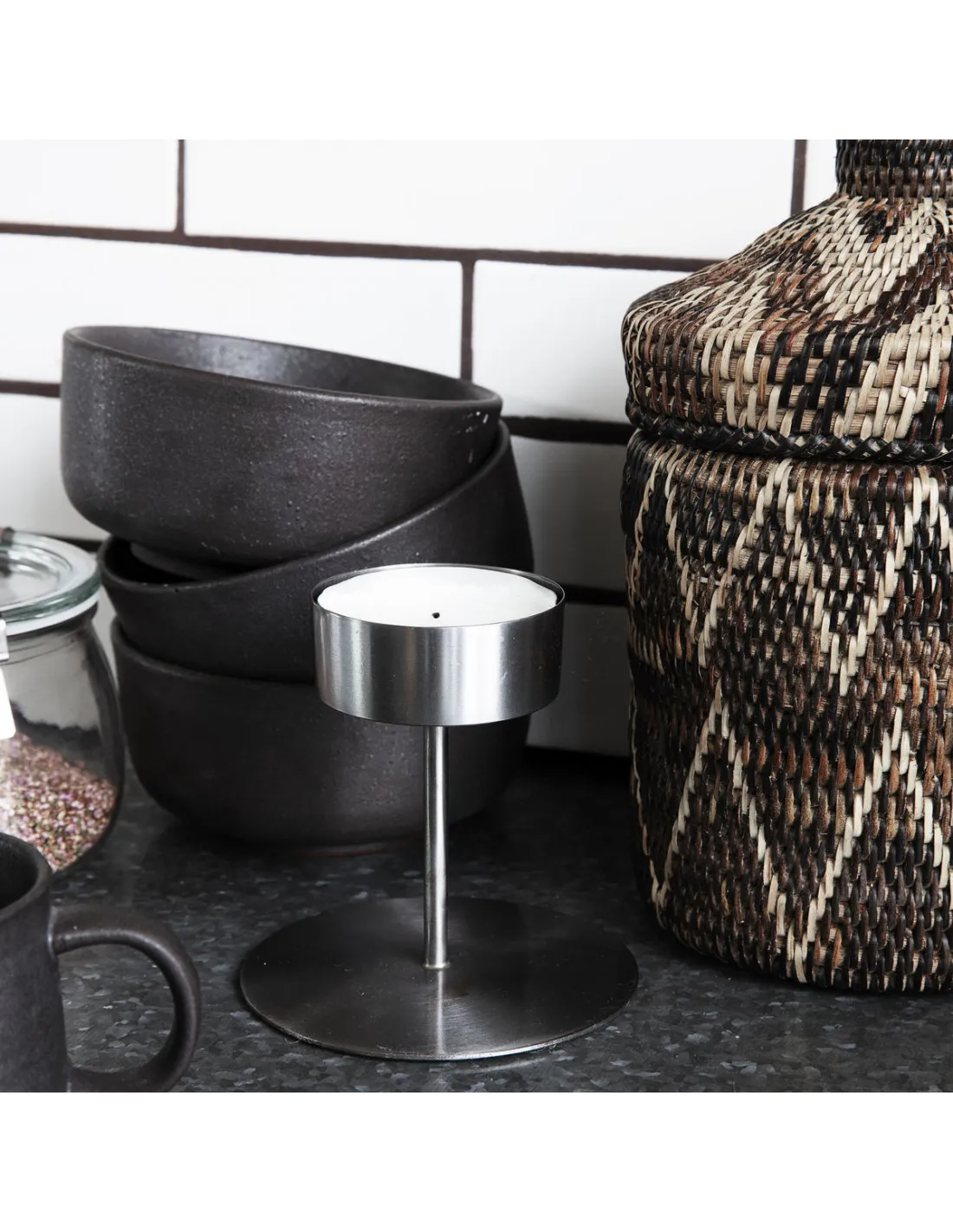 House Doctor Anit Bougeoir Tealight en Fer Argent Antique – Photophore Industriel H 10cm 2 House Doctor Anit Bougeoir Tealight en Fer Argent Antique – Photophore Industriel H 10cm – Image 2