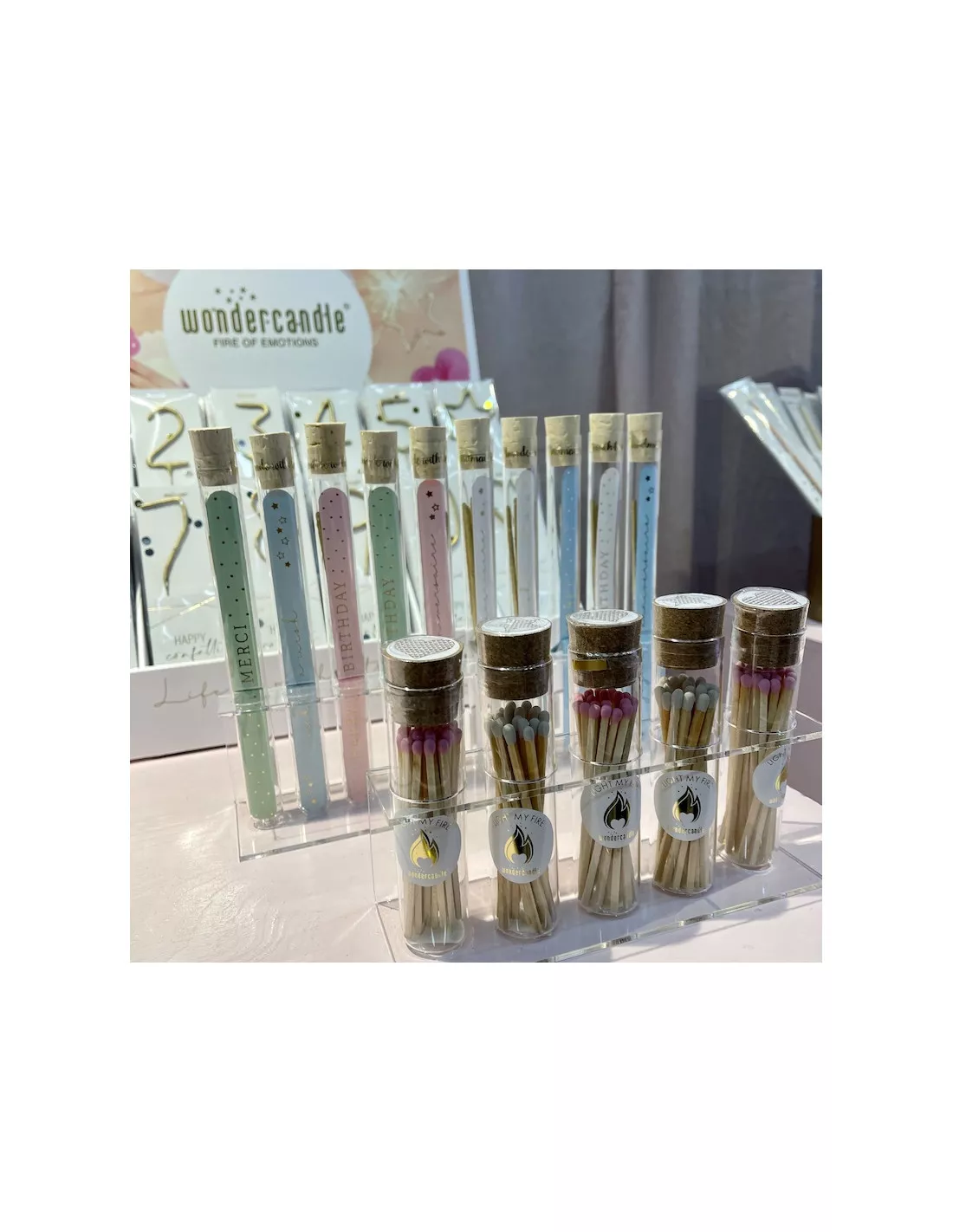 Lot de 5 Bougies Wonder Candle en Tube à Essai 'Merci' – Décoration de Gâteau Scintillante 2 Lot de 5 Bougies Wonder Candle en Tube à Essai 'Merci' – Décoration de Gâteau Scintillante – Image 2