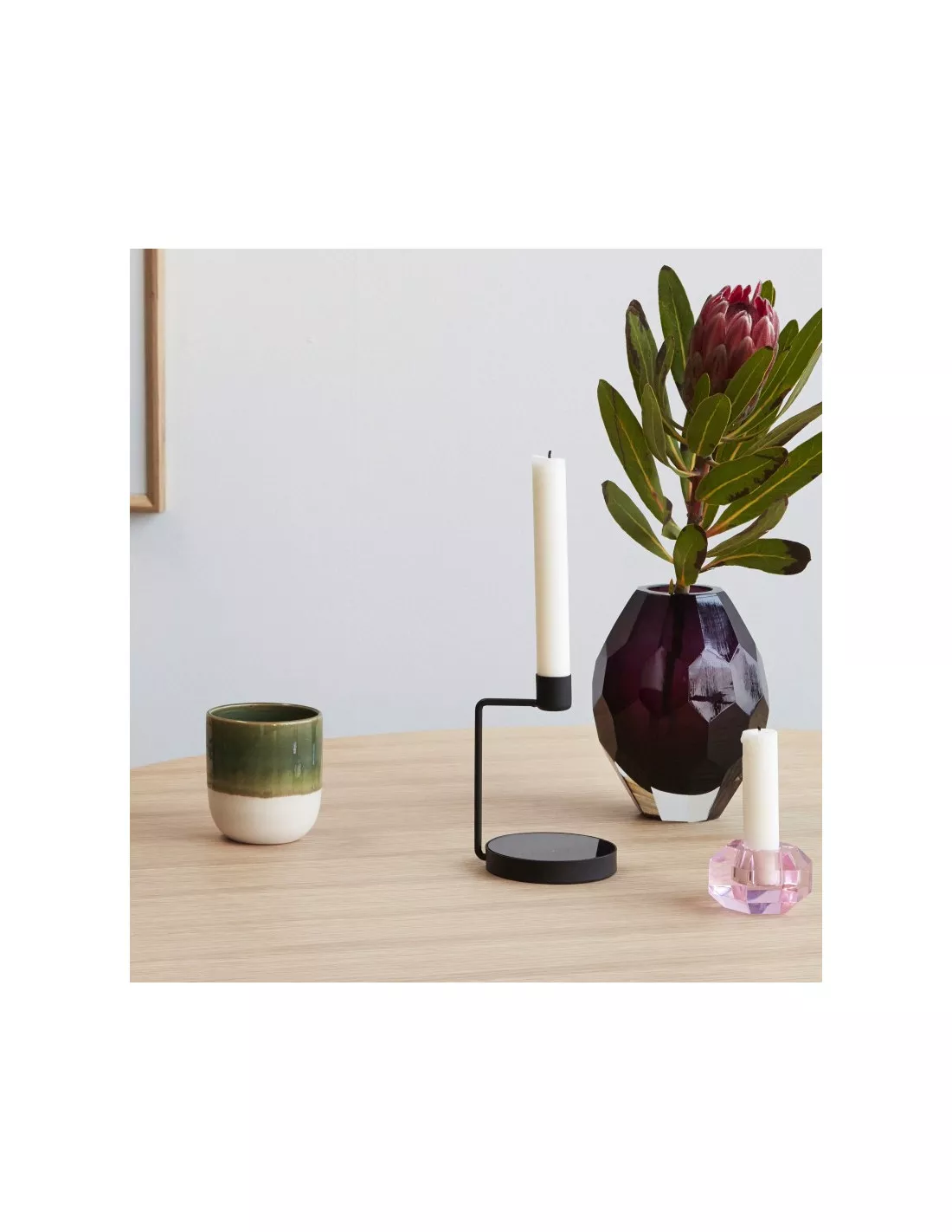 Hübsch Chandelier Minimaliste en Métal et Verre Noir – Bougeoir Design Scandinave 2 Hübsch Chandelier Minimaliste en Métal et Verre Noir – Bougeoir Design Scandinave – Image 2