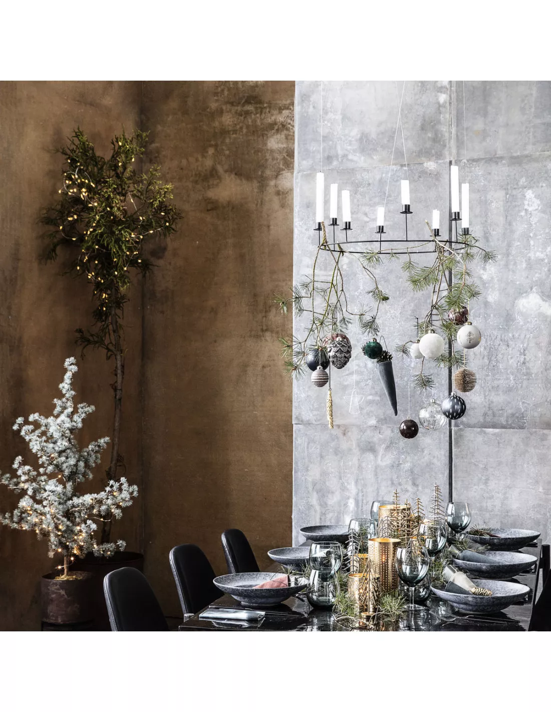 House Doctor Ring Black 8-Cierges – Multi-Level Minimalist Scandinavian Chandelier 2 House Doctor Ring Black 8-Cierges – Multi-Level Minimalist Scandinavian Chandelier – Image 2