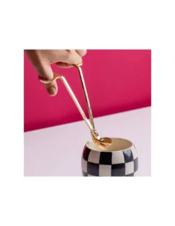 Paddywax Gold Wick Trimmer – Elegant Metallic Finish Candle Care Tool 6 Paddywax Gold Wick Trimmer – Elegant Metallic Finish Candle Care Tool -Jolie Bougies Soldes coupe meche or paddywax 2