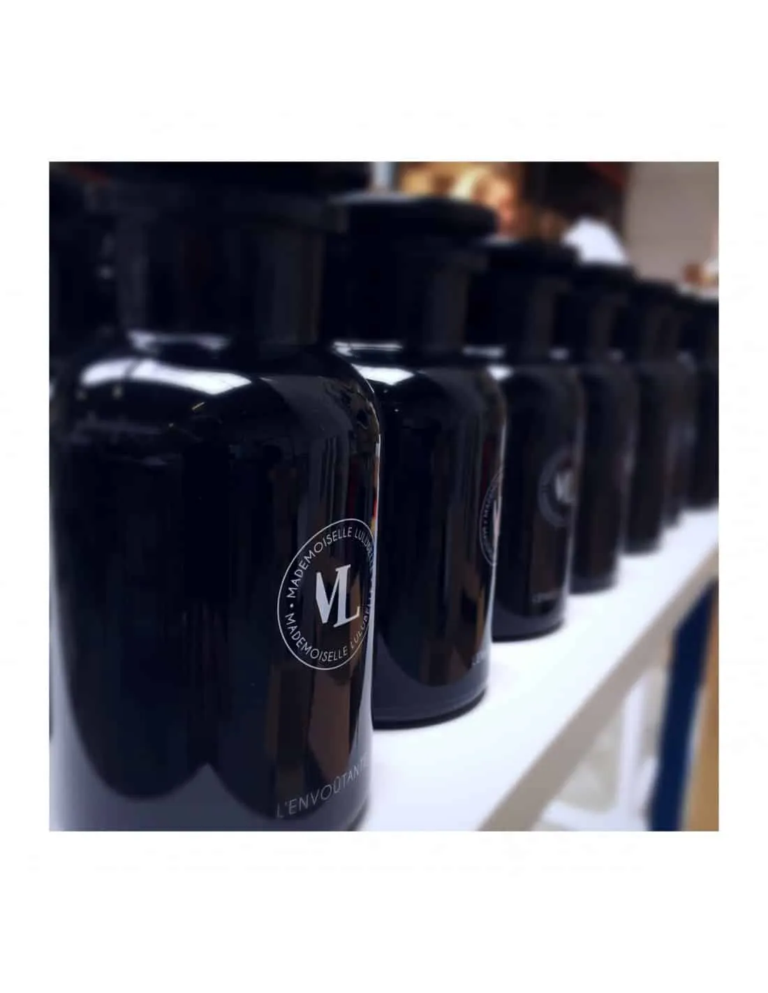 Diffuseur de Parfum Private Boudoir Mademoiselle Lulubelle – Senteur Poudrée Iris & Violette 200ml 2 Diffuseur de Parfum Private Boudoir Mademoiselle Lulubelle – Senteur Poudrée Iris & Violette 200ml – Image 2