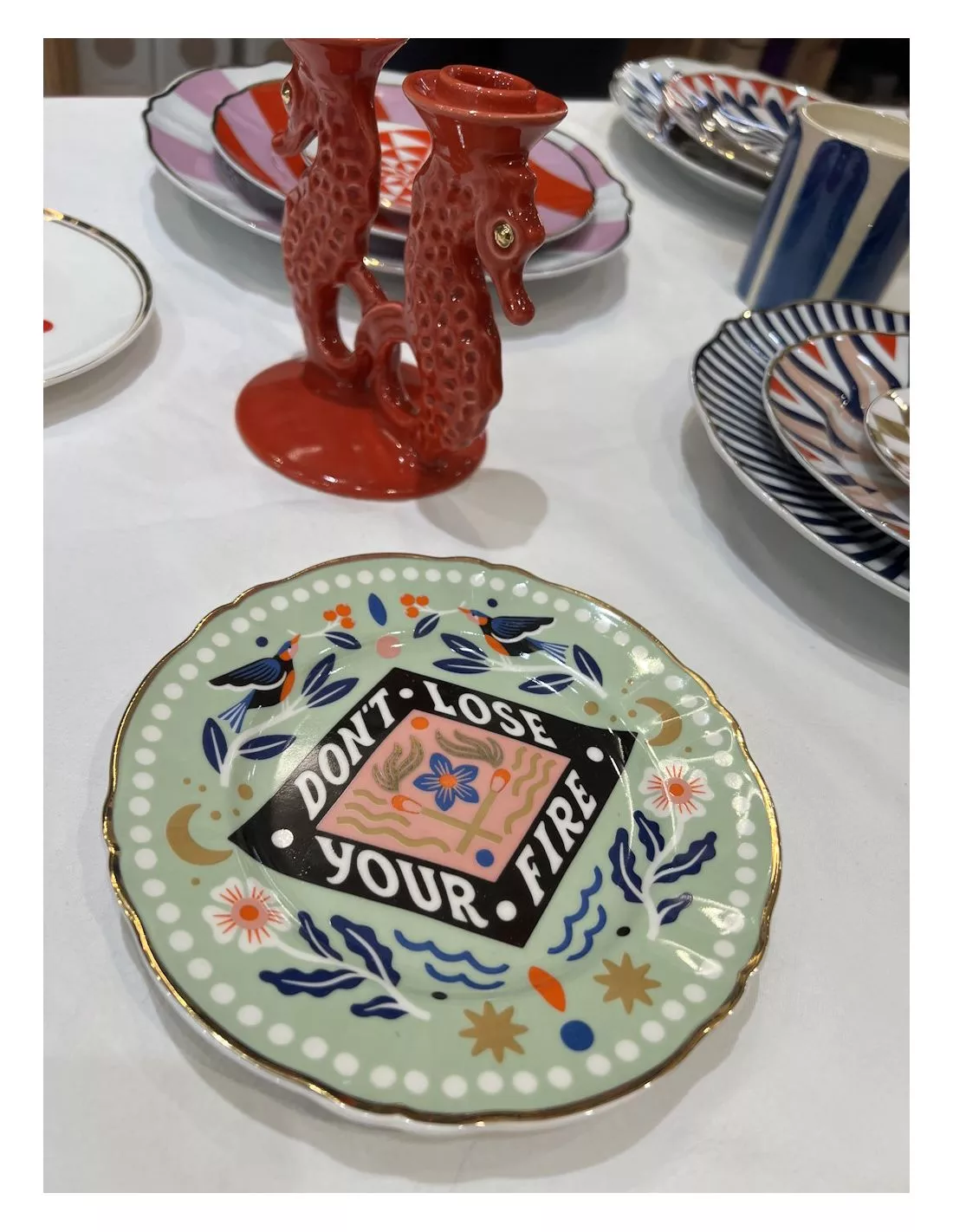 Bitossi Home x Carmi Grau 'Don't Lose Your Fire' – Assiette Design en Porcelaine 17 cm 5 Bitossi Home x Carmi Grau 'Don't Lose Your Fire' – Assiette Design en Porcelaine 17 cm – Image 5