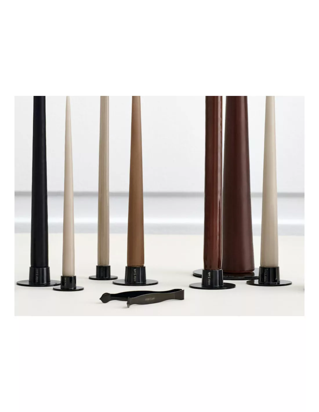 Bougeoir Ester & Erik Petit Modèle Noir Brillant – Support Cierge Design Minimaliste 2 Bougeoir Ester & Erik Petit Modèle Noir Brillant – Support Cierge Design Minimaliste – Image 2