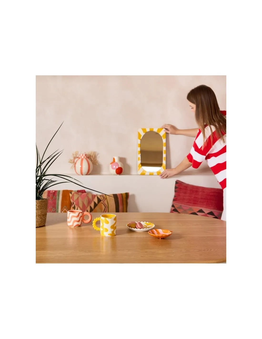 Que Rico Vide-Poche 'Tu Es Le Soleil' Blanc et Jaune – Coupelle Décorative en Dolomite Peinte à la Main 2 Que Rico Vide-Poche 'Tu Es Le Soleil' Blanc et Jaune – Coupelle Décorative en Dolomite Peinte à la Main – Image 2